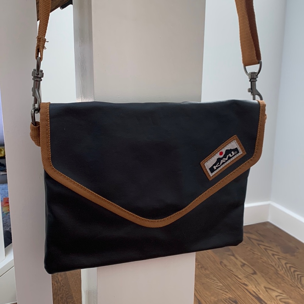 Kavu Crossbody Clutch